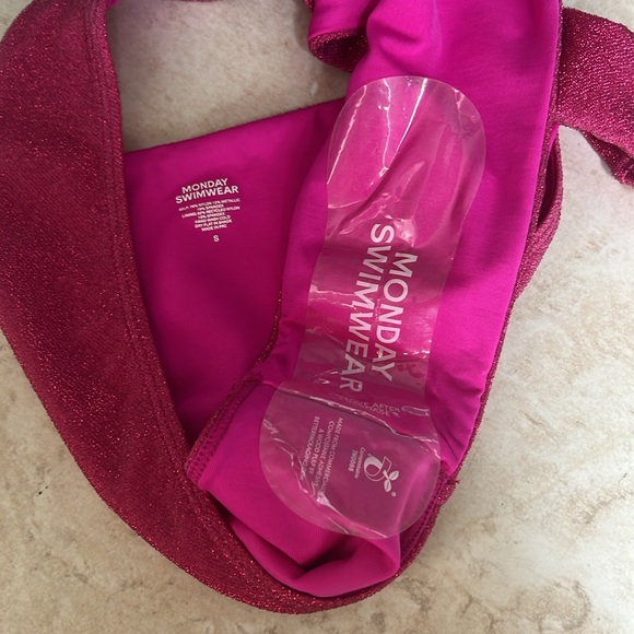 Monday Swimwear Vera One Piece - Picture 5 of 8